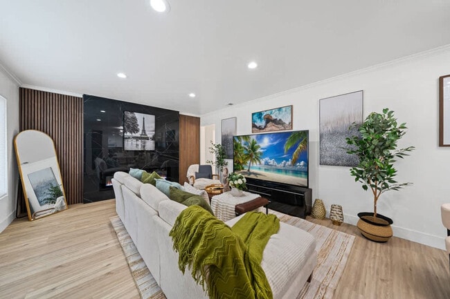 Photo - 606 S Sunshine Ave Unit SI ID1465022P