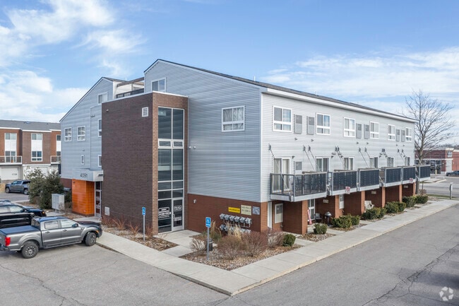 Amber Landing Townhouses and Lofts - Amber Landing Townhouses and Lofts