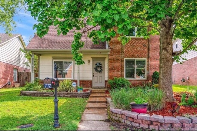 Building Photo - 772 Breeze Way