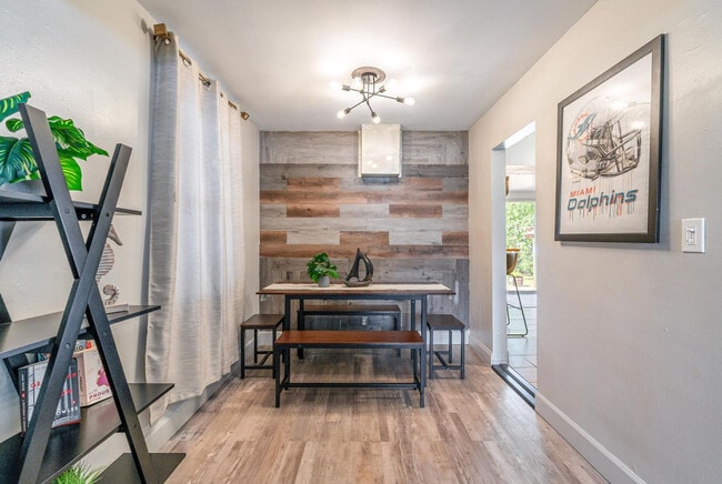 Photo - 1315 SW 30th St Unit SI FL1-ID1475656P