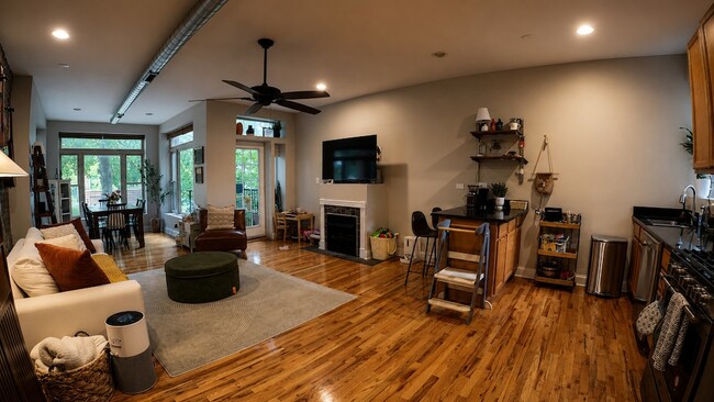 Photo - 4823 N Sawyer Ave Unit 1