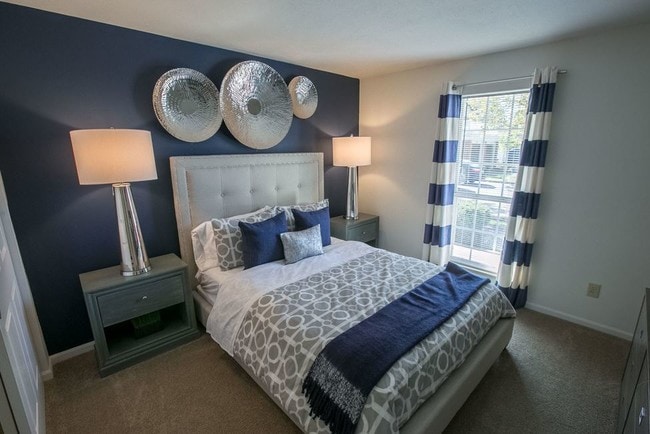 Photo - Lake Forest Apartments