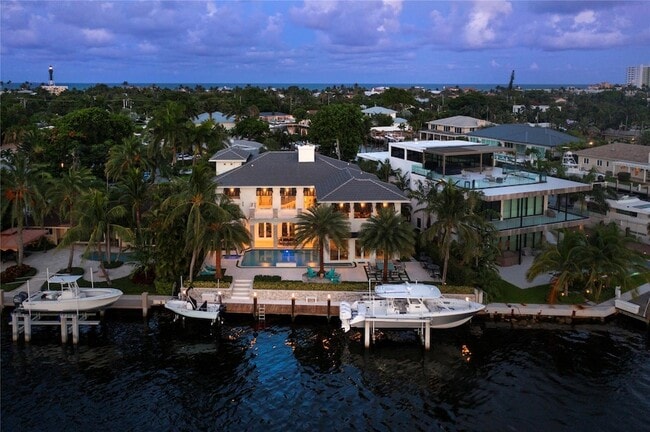 Photo - 2307 N Riverside Dr