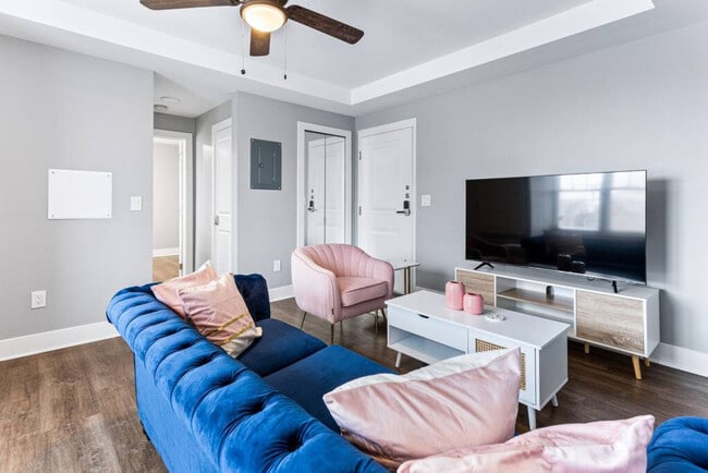 Photo - 457 E Kirby St Unit ID1228594P