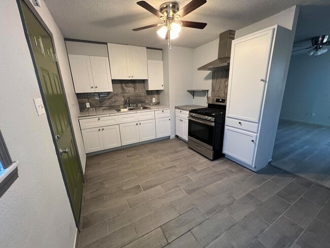 Photo - 801 Vanda Ave