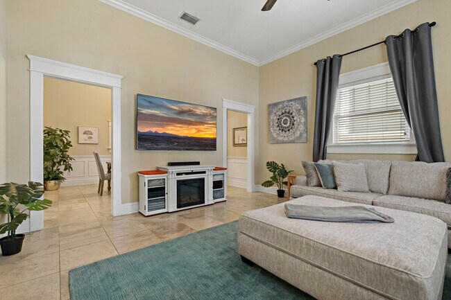 Photo - 611 S Orleans Ave Unit ID1272813P