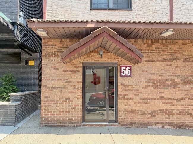 Photo - 56 68th St