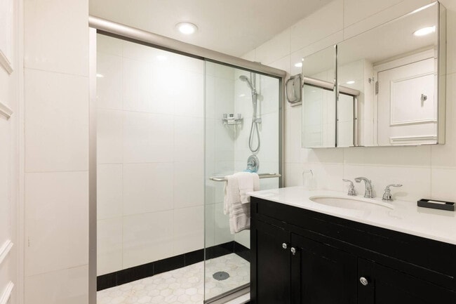 Photo - 119 W 57th St Unit ID408771P