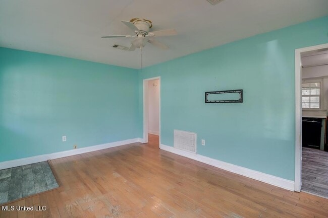 Photo - 1737 Ridgeway Dr