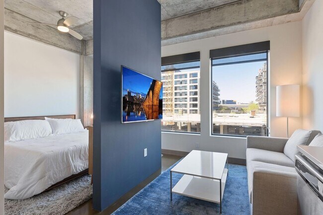 Photo - 728 N 3rd St