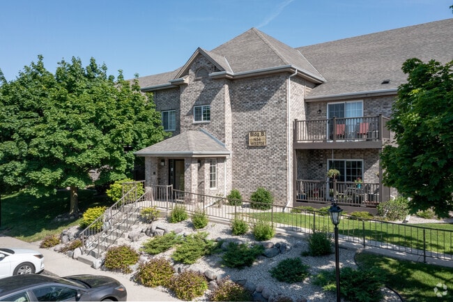 Building Photo - Meadow Ridge Apartments