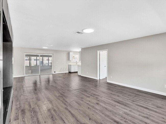 Photo - 54 SW 16th St