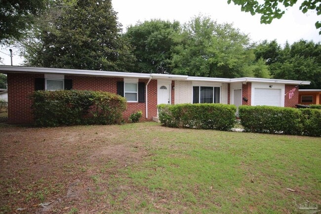 Photo - 3875 Arbutus Dr