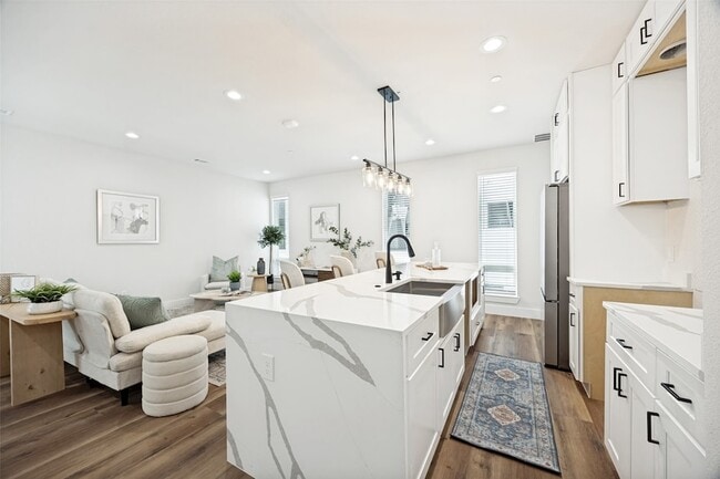 Photo - 5637 Live Oak St Unit 204