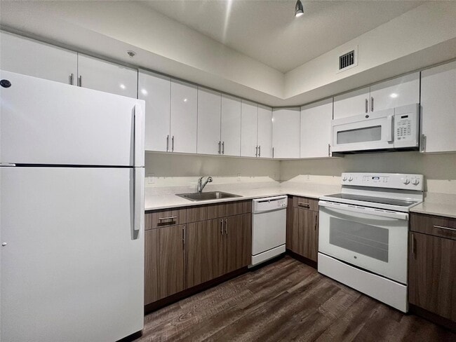 Building Photo - 18335 NW 68th Ave Unit 255-308