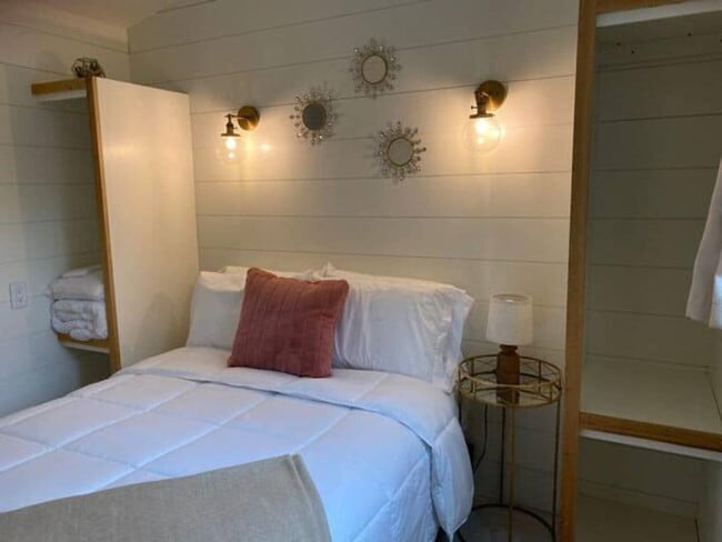 Building Photo - 1512 18th St Unit SI ID1043472P