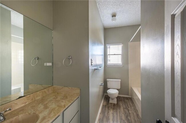 Photo - 5305 Indio Cove Unit B