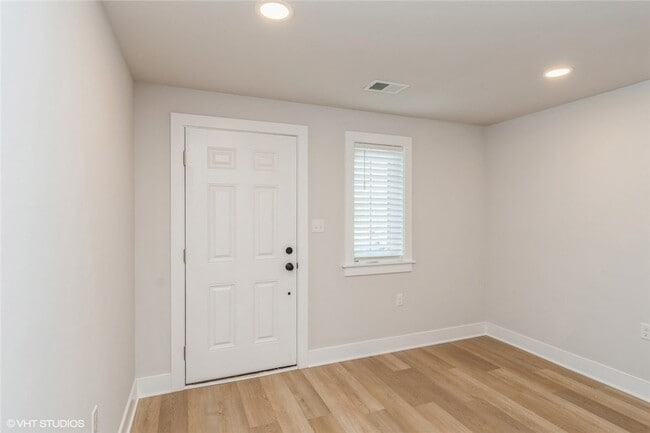 Photo - 403 Cranford Wy