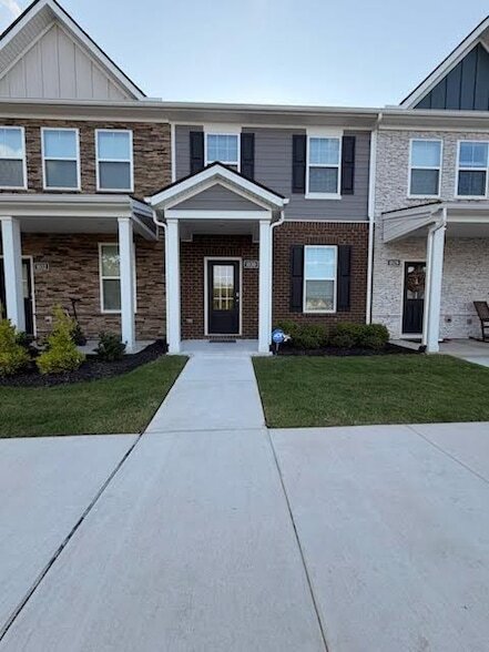 Building Photo - 1030 Keyes Pl
