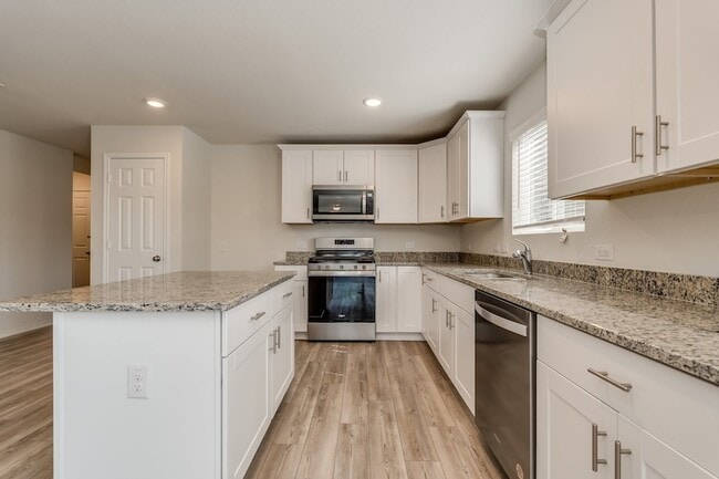 Photo - 1201 Viscount St