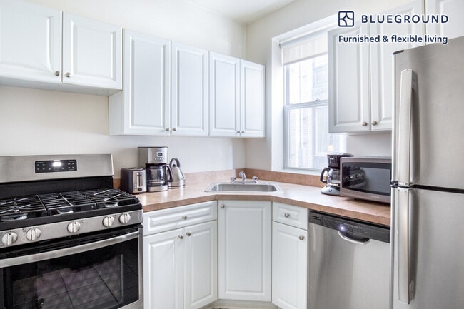 Photo - 952 5th Ave Unit FL4-ID367