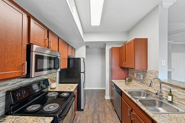 Building Photo - eaves North Dallas