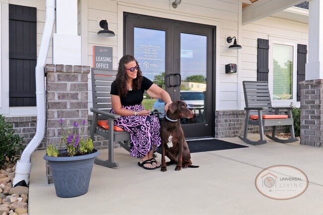 Clubhouse - A Pet Friendly Community - Universal at Gray Station