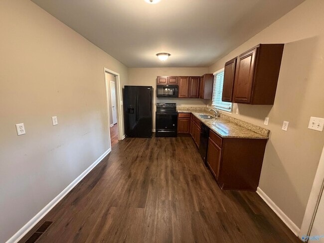 Photo - 2116 Gilbreath Rd NW