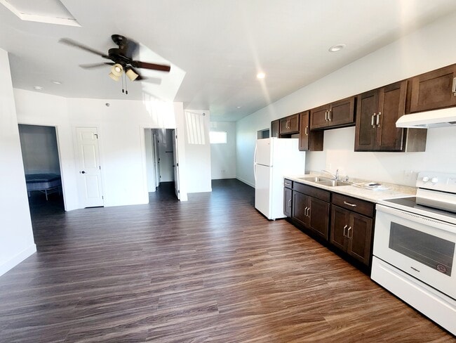 Photo - 12th Street Apartments