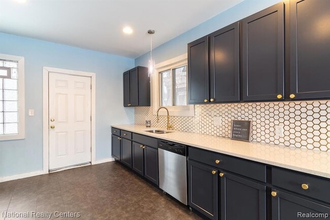 Photo - 2544 Atkinson St