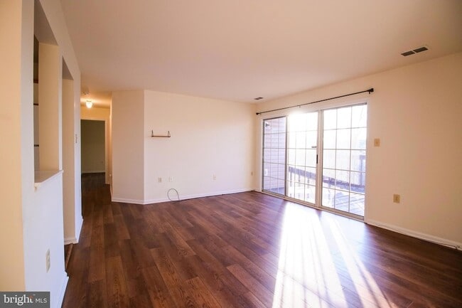 Photo - 102-107 Timberlake Terrace Unit 7