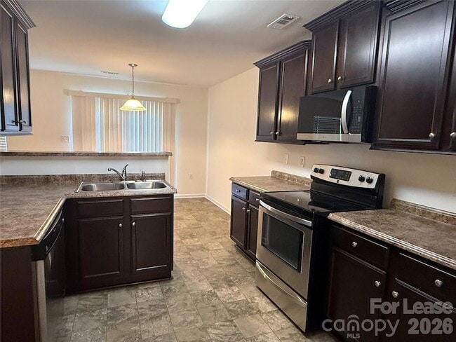 Photo - 1933 Stoney Pointe Cir