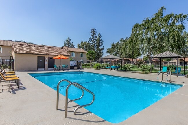 Building Photo - Oak View Apartments