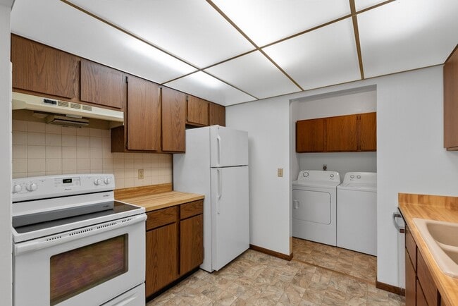 Photo - 516 Marshall Ct