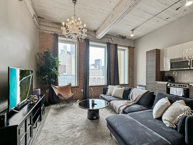 Building Photo - 500 S Ervay St Unit ID1055725P