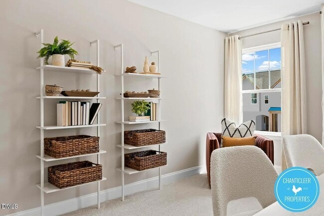 Photo - 24 Hyacinth Ln