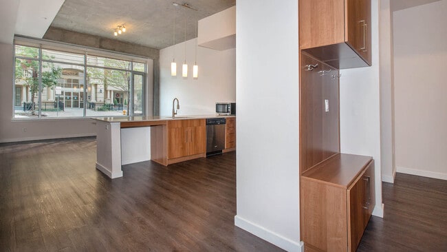 Entryway - Radius Uptown