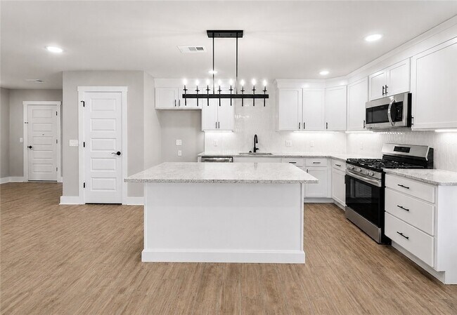 Photo - 4302 SW Adams Rd