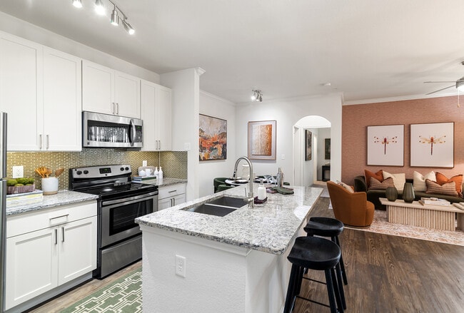 Photo - Cortland MacArthur