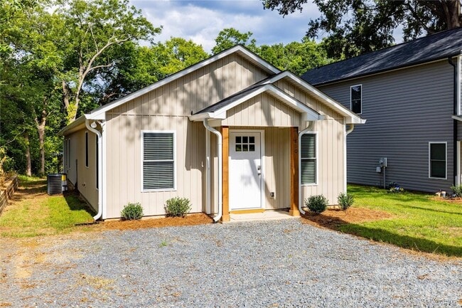 Photo - 810 Long St