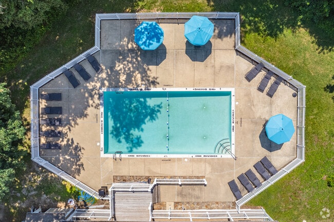 Pool - The Greens at Cedar Chase