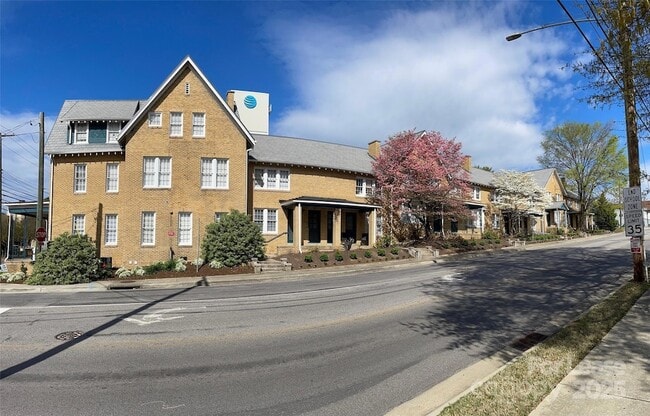 Building Photo - 102 W 2nd Ave