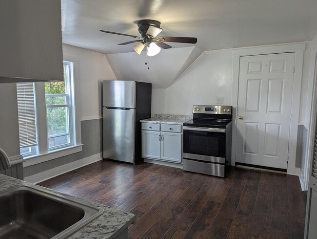 Photo - 20 Chellis St Unit 2