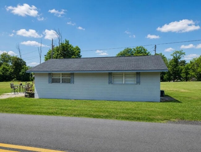 Building Photo - 174 Marina Dr NW