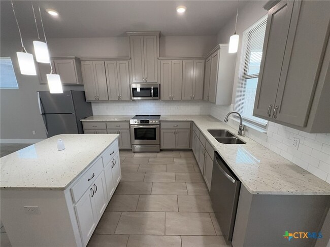 Photo - 5001 White Rose Dr