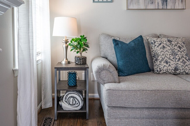 Photo - 13 Windfield Dr Unit SI ID1234836P