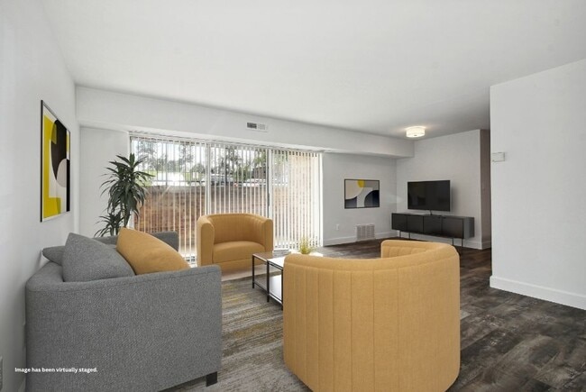 Photo - Hampton Manor Apartments & Townhomes