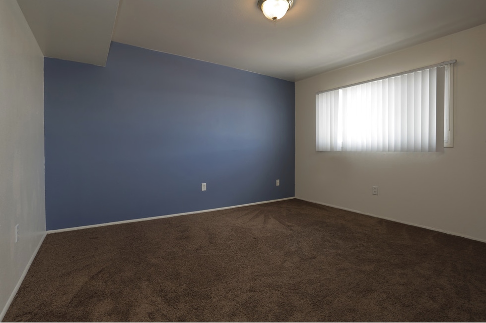 Floor Plan - 570 SQ FT 1BR/1BA Vintage 2nd floor PoolSide Unit