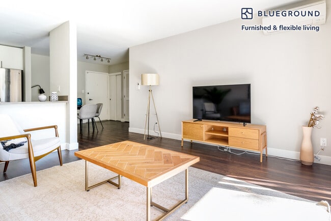 Photo - 655 S Fair Oaks Ave Unit SI FL1-ID392