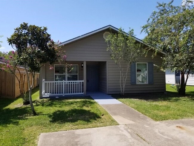 Building Photo - 3319 Angel Ln